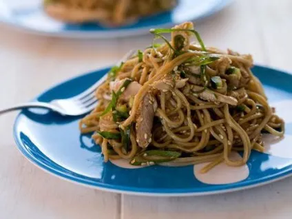 Соба з куркою і овочами (куркою) Соба з куркою і овочами