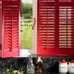 Віконниці для дачі (35 фото) на вікна металеві, дерев'яні, знімні, відео-інструкція як зробити (металеві) Віконниці для дачі (35 фото) на вікна металеві, дерев'яні, знімні, відео-інструкція як зробити