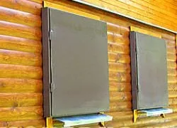 Віконниці для дачі на вікна, металеві, дерев'яні, як вибрати, кращі, встановити своїми руками,