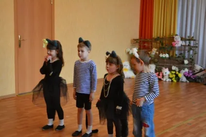Сценарій свята «дитина як кошеня» (уроки) Сценарій свята «дитина як кошеня»