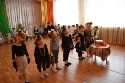 Сценарій свята «дитина як кошеня» (виховання дітей) Сценарій свята «дитина як кошеня»