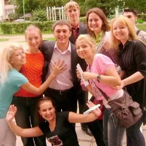 Весільний ведучий митя - молодий і веселий (веселий) Весільний ведучий митя - молодий і веселий