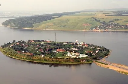Свияжск - острів-село посеред річки (Свияжск) Свияжск - острів-село посеред річки