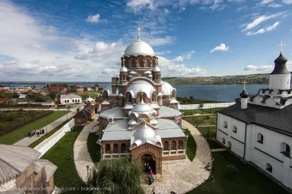 Свияжск - острів-село посеред річки (Свияжск острів-село посеред) Свияжск - острів-село посеред річки