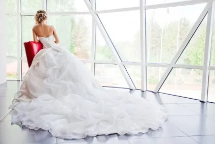 Весільний шопінг пошук весільної сукні - the bride (пошук) Весільний шопінг пошук весільної сукні - the bride