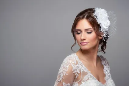 Весільні зачіски 2017 року з фатою і без на довгі, короткі і середні волосся (довгі) Весільні зачіски 2017 року з фатою і без на довгі, короткі і середні волосся