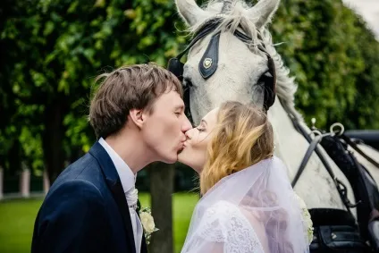 Весільна фотозйомка та відеозйомка (фотозйомка весілля) Весільна фотозйомка та відеозйомка