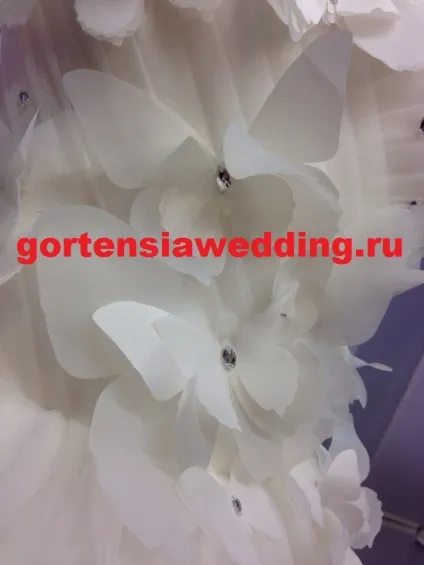 Весільна сукня метелики