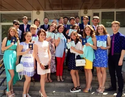 Текст пісні останній дзвоник - останній дзвінок, прості сльози (текст пісні) Текст пісні останній дзвоник - останній дзвінок, прості сльози