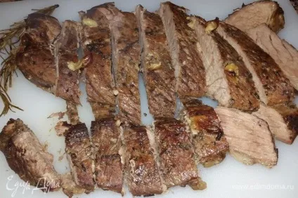 Телятина з розмарином і часником, запечена в рукаві рецепт 👌 з фото покроковий, їмо вдома (рецепт) Телятина з розмарином і часником, запечена в рукаві рецепт 👌 з фото покроковий, їмо вдома