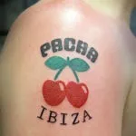 Тату вишеньки, колір, стиль, техніка, розміри і ділянку тіла