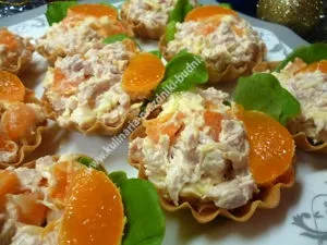Тарталетки з салатом з курки