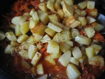 Тушкована картопля з солоними огірками рецепт (картопля) Тушкована картопля з солоними огірками рецепт