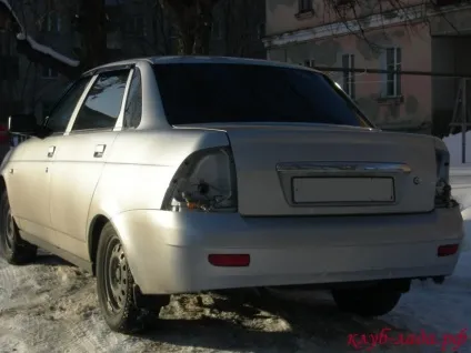 Тюнінг задніх фар пріори (плівкою)
