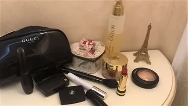 Догляд за шкірою обличчя та шиї (Theiss Naturwaren GmbH) Догляд за шкірою обличчя та шиї