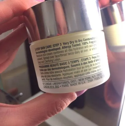 Зволожуючий крем для обличчя від clinique - dramatically different moisturizing cream (clinique) Зволожуючий крем для обличчя від clinique - dramatically different moisturizing cream