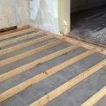 Вирівнювання підлоги лагами (відео) (Лаги балках перекриття) Вирівнювання підлоги лагами (відео)