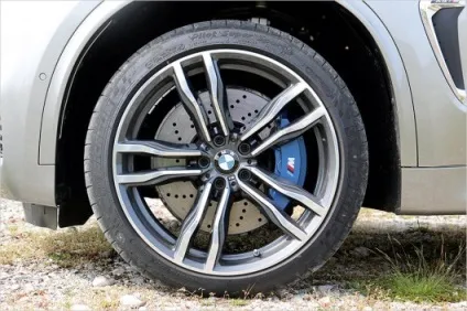 Тест-драйв bmw x5 m проти porsche cayenne turbo s (менш) Тест-драйв bmw x5 m проти porsche cayenne turbo s