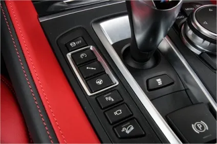 Тест-драйв bmw x5 m проти porsche cayenne turbo s (потужність) Тест-драйв bmw x5 m проти porsche cayenne turbo s