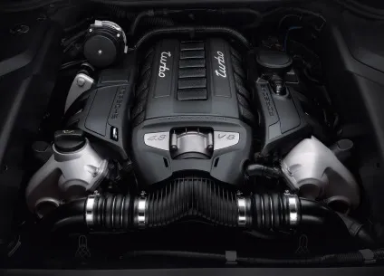 Тест-драйв суперкарів porsche cayenne turbo і bmw x5 m