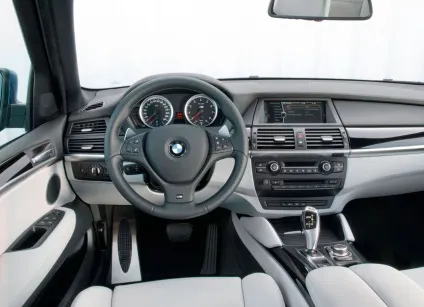 Тест-драйв суперкарів porsche cayenne turbo і bmw x5 m