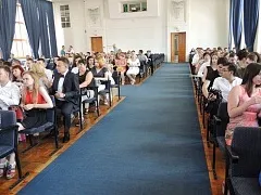 Вручення дипломів бакалаврам ХТФ