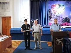 Вручення дипломів бакалаврам ХТФ