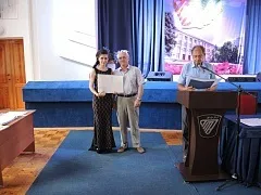 Вручення дипломів бакалаврам ХТФ