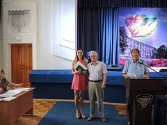 Вручення дипломів бакалаврам ХТФ