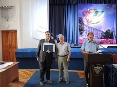 Вручення дипломів бакалаврам ХТФ