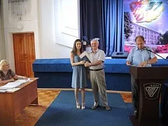 Вручення дипломів бакалаврам ХТФ
