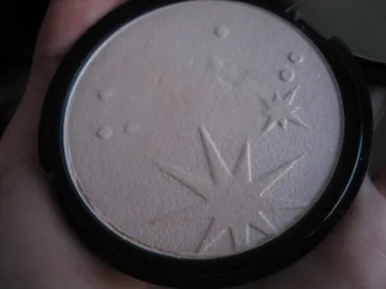 Хороший і поганий etude house face designing brightener vs essence sun club highlighter powder відгуки (essence) Хороший і поганий etude house face designing brightener vs essence sun club highlighter powder відгуки