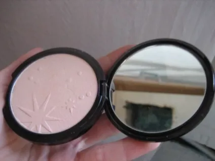 Хороший і поганий etude house face designing brightener vs essence sun club highlighter powder відгуки (etude house) Хороший і поганий etude house face designing brightener vs essence sun club highlighter powder відгуки