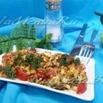 Яєчня з помідорами, рецепт з шинкою (шинкою помідорами сиром) Яєчня з помідорами, рецепт з шинкою