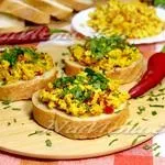 Яєчня з помідорами, рецепт з шинкою (рецепт) Яєчня з помідорами, рецепт з шинкою