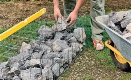 Огорожа з габіонів своїми руками, кріплення секцій - фото і відео (габіонів) Огорожа з габіонів своїми руками, кріплення секцій - фото і відео
