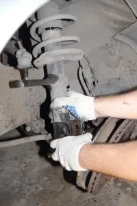 Заміна опор і стійок передньої підвіски лада-пріора, engine start (буфер стиснення пилюжником) Заміна опор і стійок передньої підвіски лада-пріора, engine start