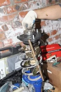 Заміна опор і стійок передньої підвіски лада-пріора, engine start (кріплення стійки рульовому) Заміна опор і стійок передньої підвіски лада-пріора, engine start