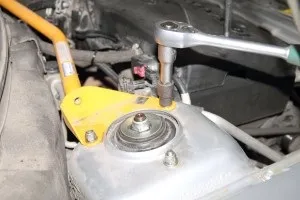 Заміна опор і стійок передньої підвіски лада-пріора, engine start (буфер стиснення пилюжником) Заміна опор і стійок передньої підвіски лада-пріора, engine start