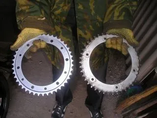 Заміна ланцюга і зірок на мотоциклі - мотоцикли та мототехніка мотоекіпіровка і мотоодяг прайд байк (маючи спец інструмент) Заміна ланцюга і зірок на мотоциклі - мотоцикли та мототехніка мотоекіпіровка і мотоодяг прайд байк