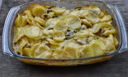 Запечена картопля в сметані з грибами (грибами) Запечена картопля в сметані з грибами