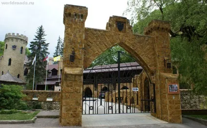 Замок підступності й любові пам'ятки Кисловодська, дороги світу (замок) Замок підступності й любові пам'ятки Кисловодська, дороги світу