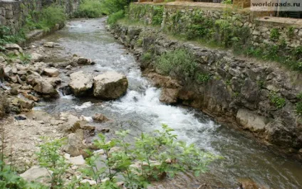 Замок підступності й любові пам'ятки Кисловодська, дороги світу (замок) Замок підступності й любові пам'ятки Кисловодська, дороги світу