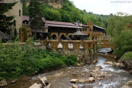 Замок підступності й любові (біг) Замок підступності й любові