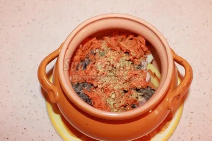 Запечений картопля в горщиках з сосисками (сосисками) Запечений картопля в горщиках з сосисками
