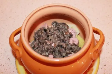 Запечений картопля в горщиках з сосисками (горщиках) Запечений картопля в горщиках з сосисками