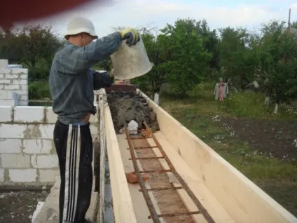 Заливка армопояса бетоном поради та рекомендації (заливка) Заливка армопояса бетоном поради та рекомендації