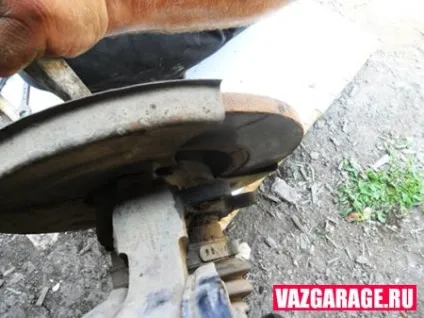 Заміна передніх гальмівних дисків ВАЗ 2115 своїми руками