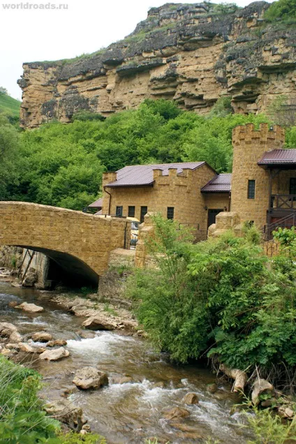 Замок підступності й любові пам'ятки Кисловодська, дороги світу (пам'ятки Кисловодська) Замок підступності й любові пам'ятки Кисловодська, дороги світу