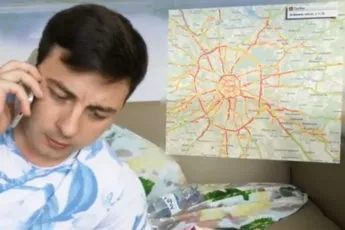 Зачаровує маленька дитина розмовляє з котом! () Зачаровує маленька дитина розмовляє з котом!